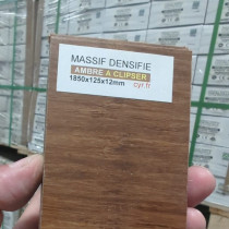 echantillon de parquet ambre a clipser en bambou